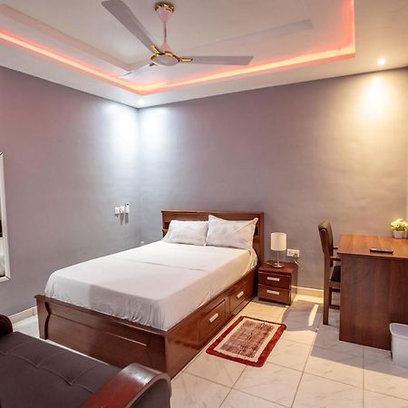 Bella Ella Hotel & Event Center Kasoa 외부 사진