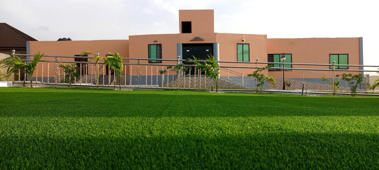 Bella Ella Hotel & Event Center Kasoa 외부 사진